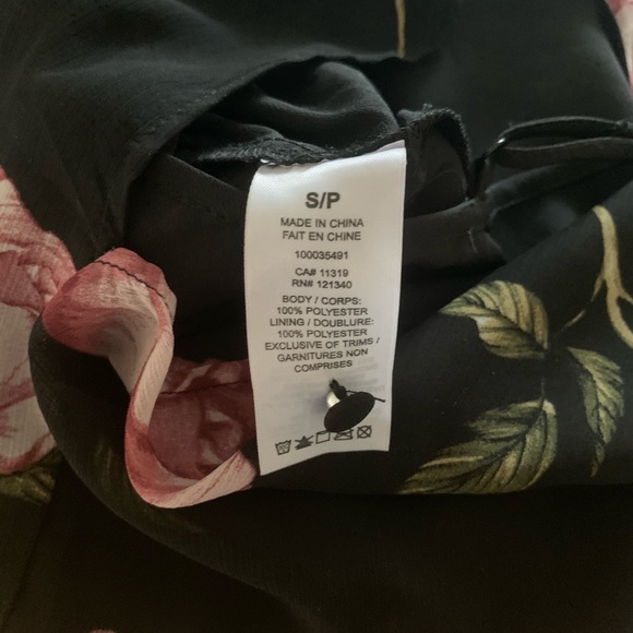 Floral romper with pockets - Picture 6 of 6